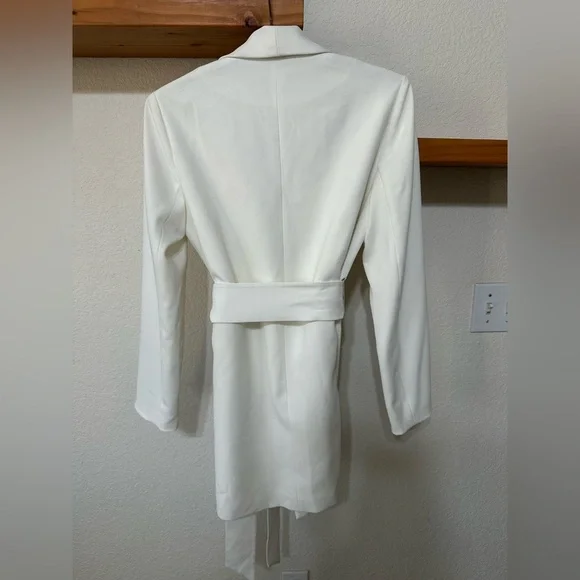 Alice + Olivia Wheaton Shawl Colllar Wrap Blazer in Off White - Picture 5 of 16